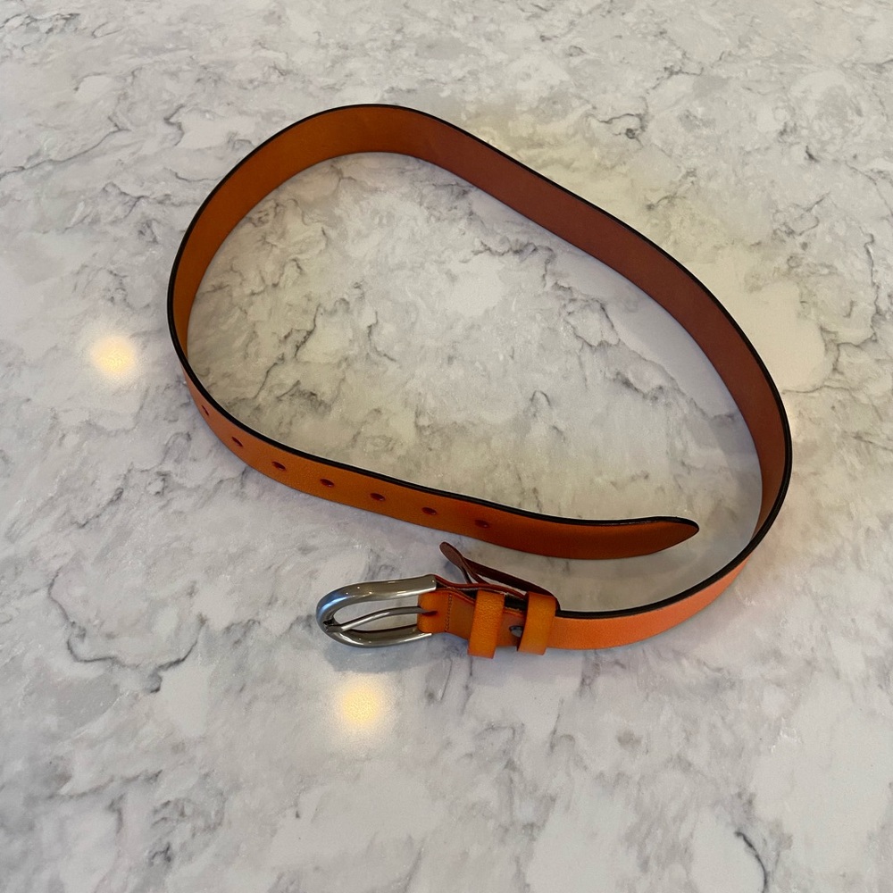 Women’s leather belt